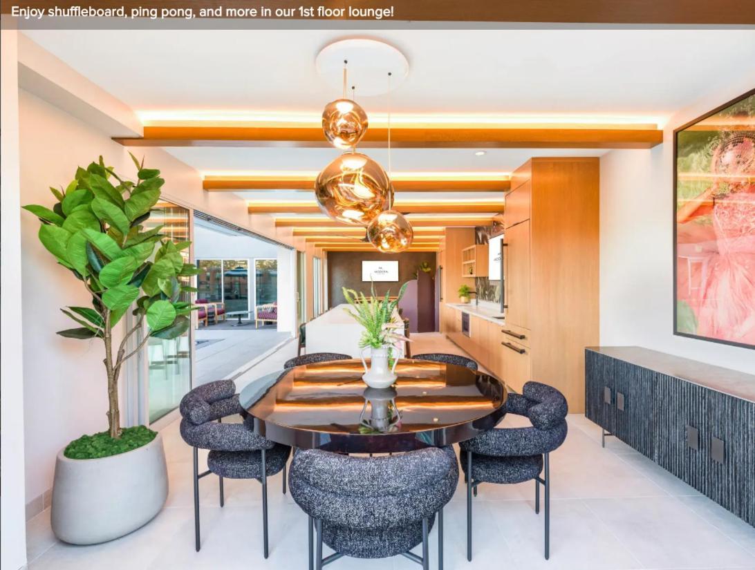 Hollywood 2 Bed Hideaway With Free Parking *